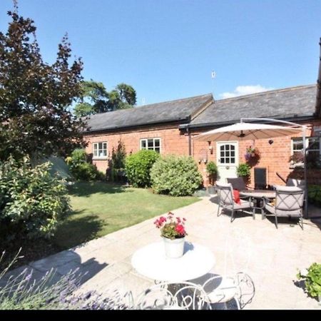Stunning Barn Private Hot Tub Malvern & Worcester Sleeps 6 Bagian luar foto